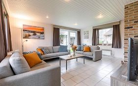 Bungalow De Strandjutter 8 Persons